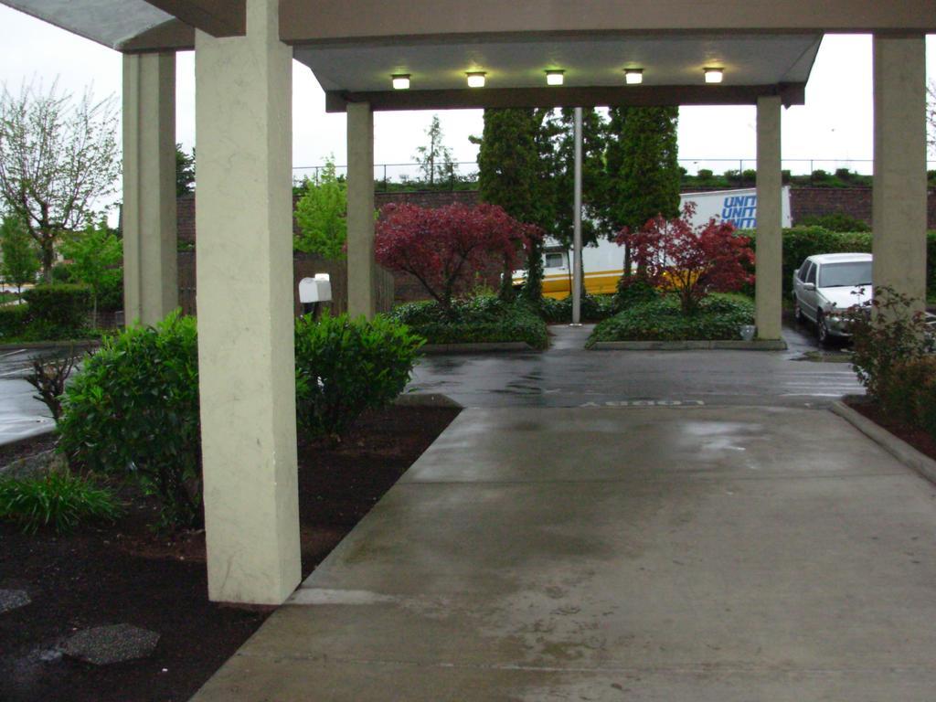 Red Lion Inn And Suites Federal Way Exterior foto